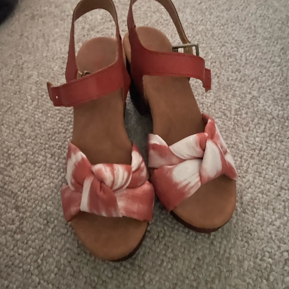 Stylish Women's Sandals with Knotted Design